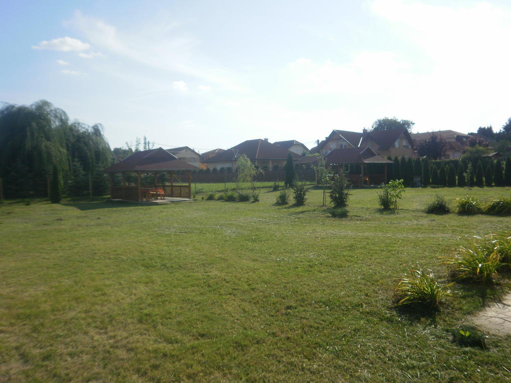 Zalakarosi Egerfa Nyaralohaz Foeldszinti Es Emeleti Apartman エクステリア 写真