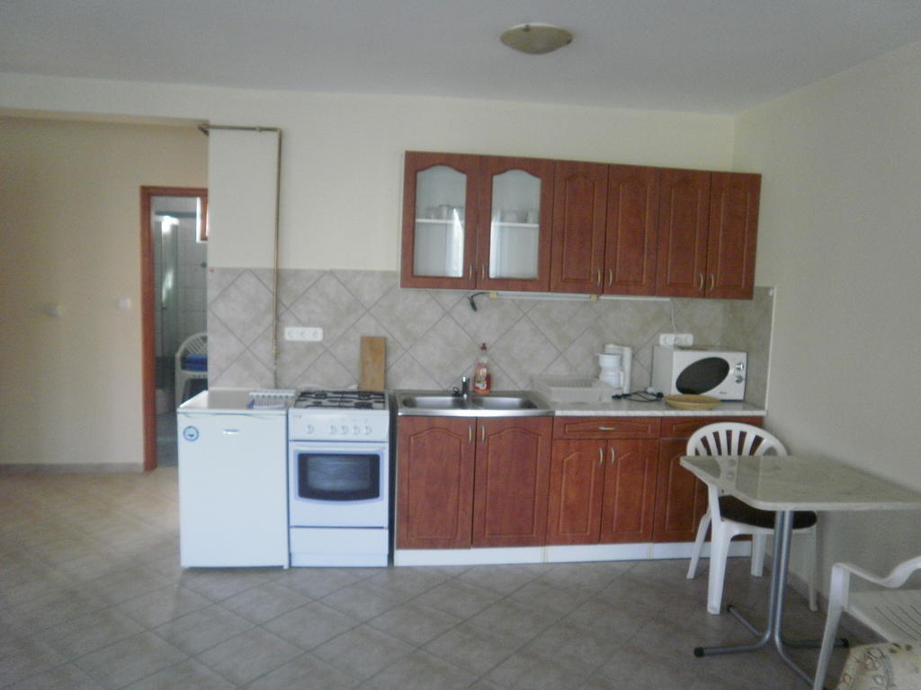 Zalakarosi Egerfa Nyaralohaz Foeldszinti Es Emeleti Apartman 部屋 写真