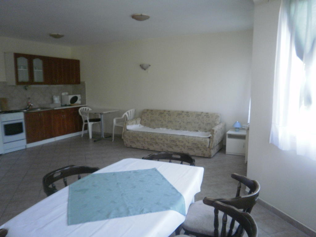 Zalakarosi Egerfa Nyaralohaz Foeldszinti Es Emeleti Apartman 部屋 写真