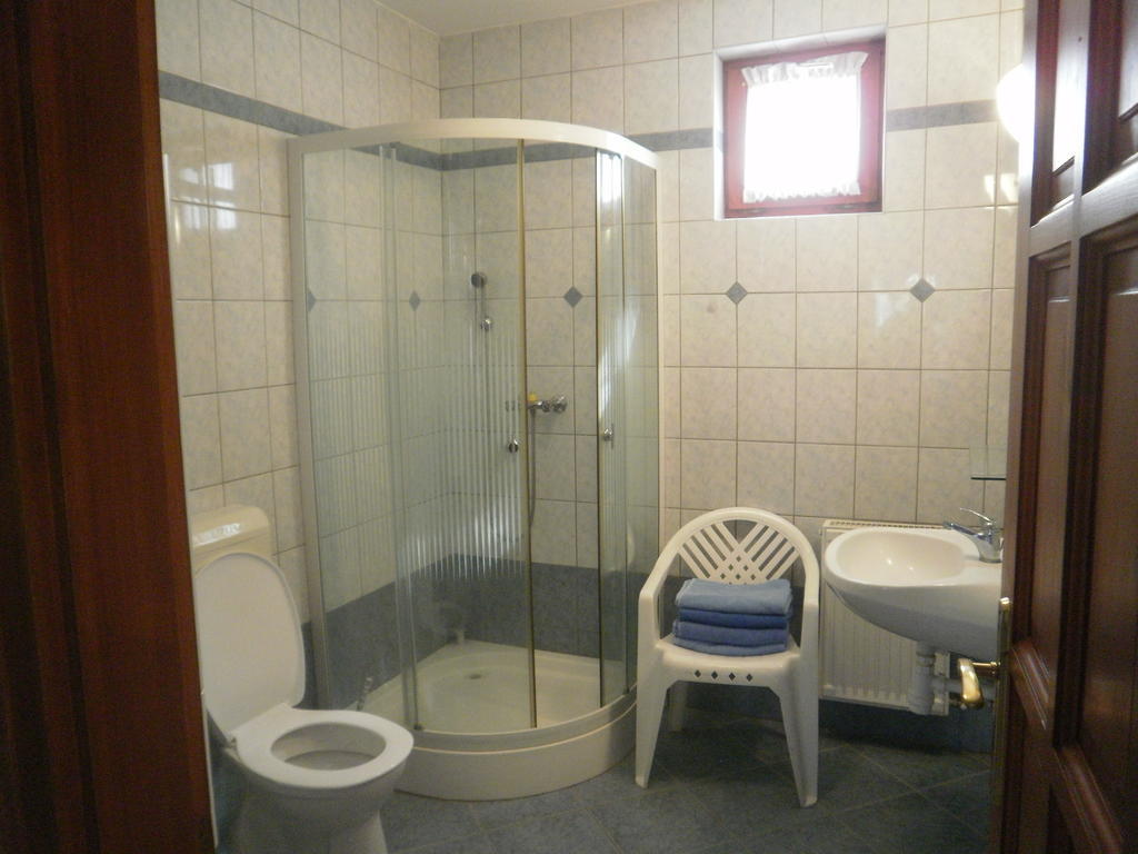 Zalakarosi Egerfa Nyaralohaz Foeldszinti Es Emeleti Apartman 部屋 写真